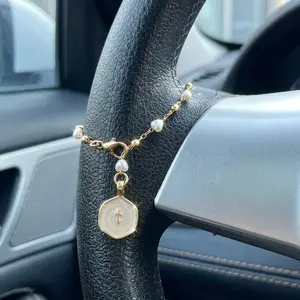 Car Steering Wheel Heart Pearl Charm, Cross Pendant Car Decor, Suitable for Men and Women, Automotive Accessories