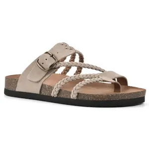 Roman-style beach sandals: summer woven flat sandals—comfortable, versatile toe-post sandals ready for outdoor wear