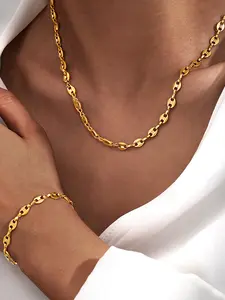 Fashionable and simple coffee bean pig-nose necklace set, suitable for women. The elegant design is perfect for daily wear. It's a wonderful gift idea, especially for New Year gifts.