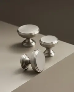 ASTORIA ROUND TRADITIONAL CABINET KNOB