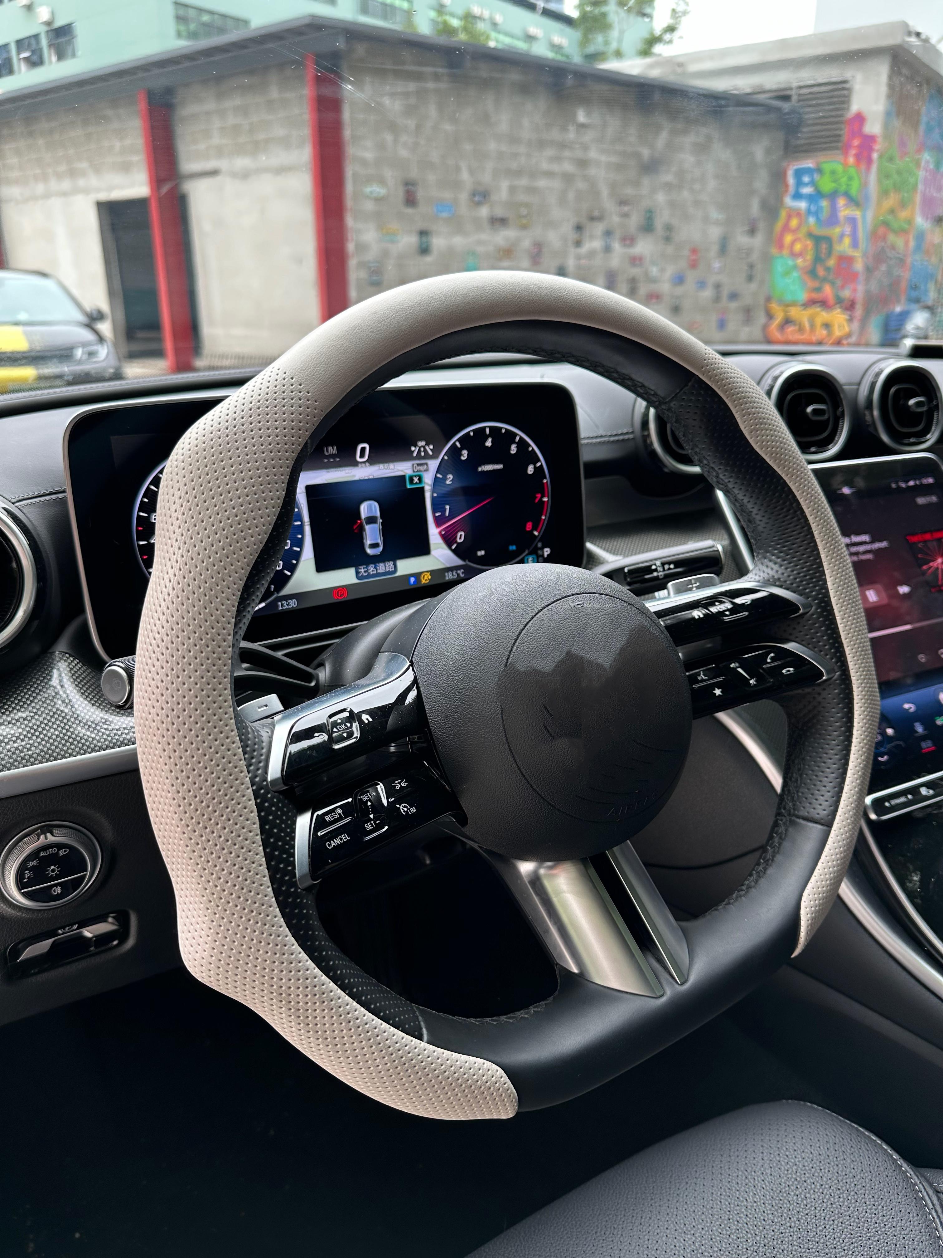 2026 New Red Leather Steering Wheel Cover – Ultra-Thin, Breathable & Anti-Slip, All-Season Sporty Design for Enhanced Grip & Driving Comfort