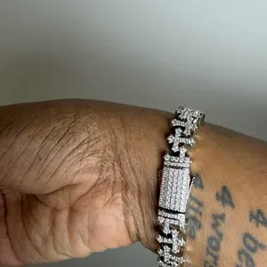 Cross Bracelet - Stylish Accessory for Everyday Wear