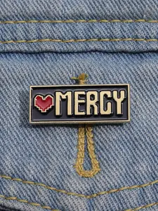 Mother's Day Gift Letter "Mercy" & Heart Design Square Shaped Brooch, Fashion Enamel Pin, Creative Badge For Daily For Gift, Fashion Accessory