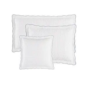 Elegant 100% Cotton Hand-Sewn Pillowcase with Decorative Scalloped Edge for a Luxurious and Refined Bedding Upgrade