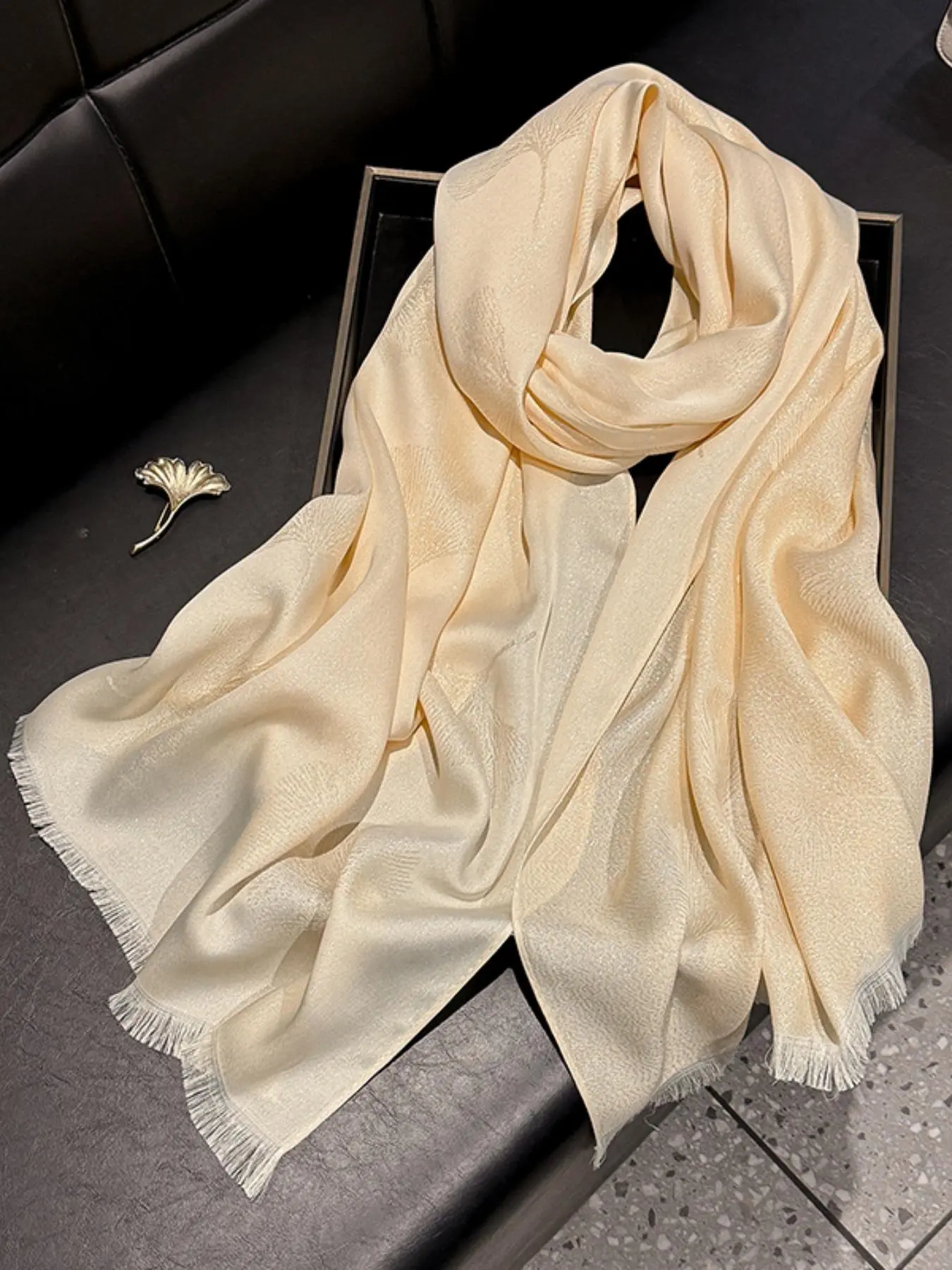 Women's Solid Color Scarf, Polyester Scarf, Fashionable Soft Lightweight Shawl for Daily Wear, Casual Versatile Breathable Scarf for Women & Girls