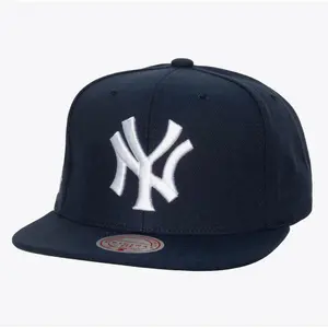 New York Yankees Evergreen Snapback Hat Navy | baseball cap | snapback | adjustable | team hat | MLB | classic | dad hat | sports apparel | Trendy Hat 2026 | Streetwear Headwear | Fashion Cap | Summer Hat | Outdoor Cap | Sun Hat | Statement Hat | Cool Hat