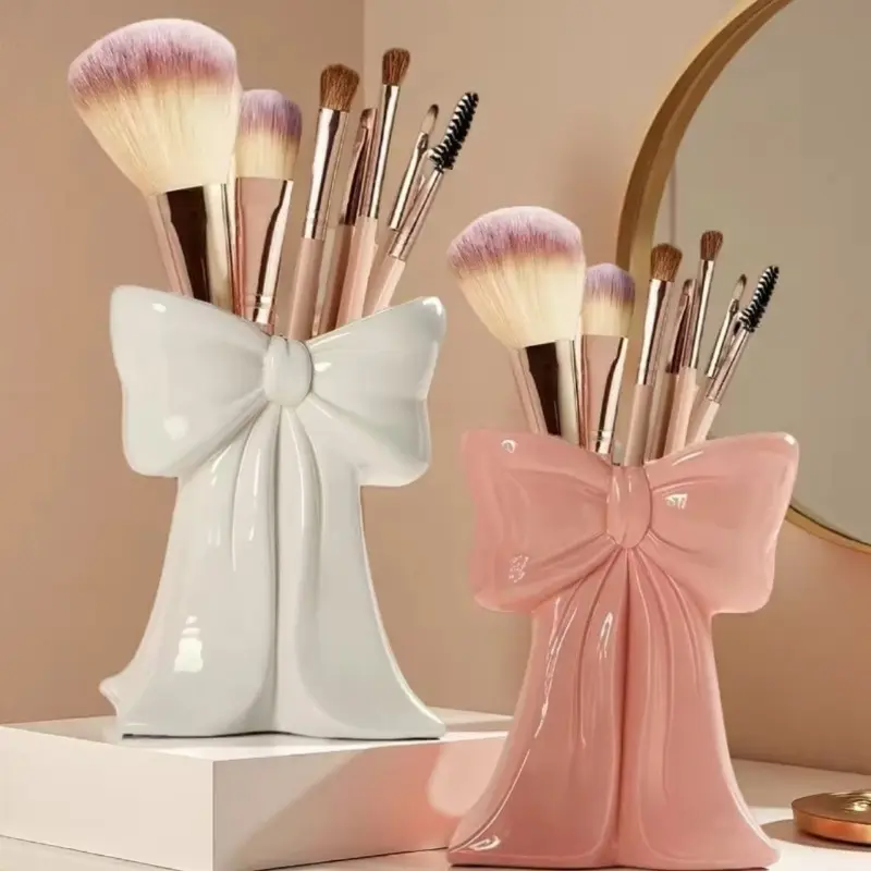 1-piece makeup brush storage holder, ceramic vase, bowknot shape, for storing makeup brushes, suitable for placing on a dressing table, Cosmetic Organizer, Beauty Organizer, Beauty Supplies Organizer, Cosmetics Organizer Storage