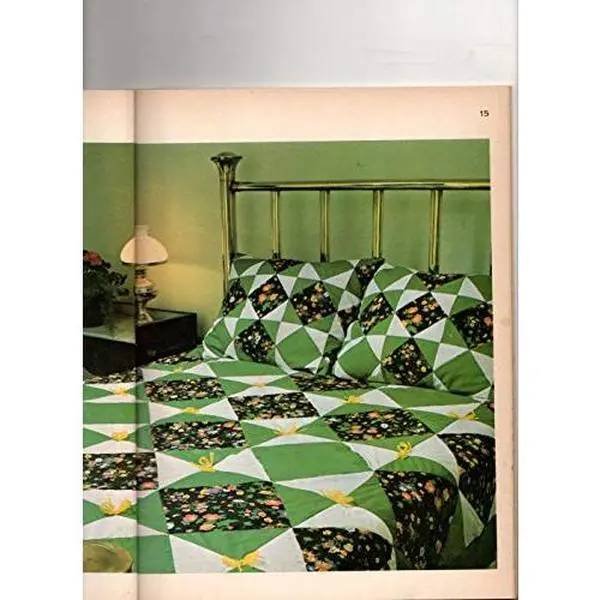 USED Book - Better Homes and Gardens Patchwork and Quilting by Better Homes and Gardens (Hardcover) - english