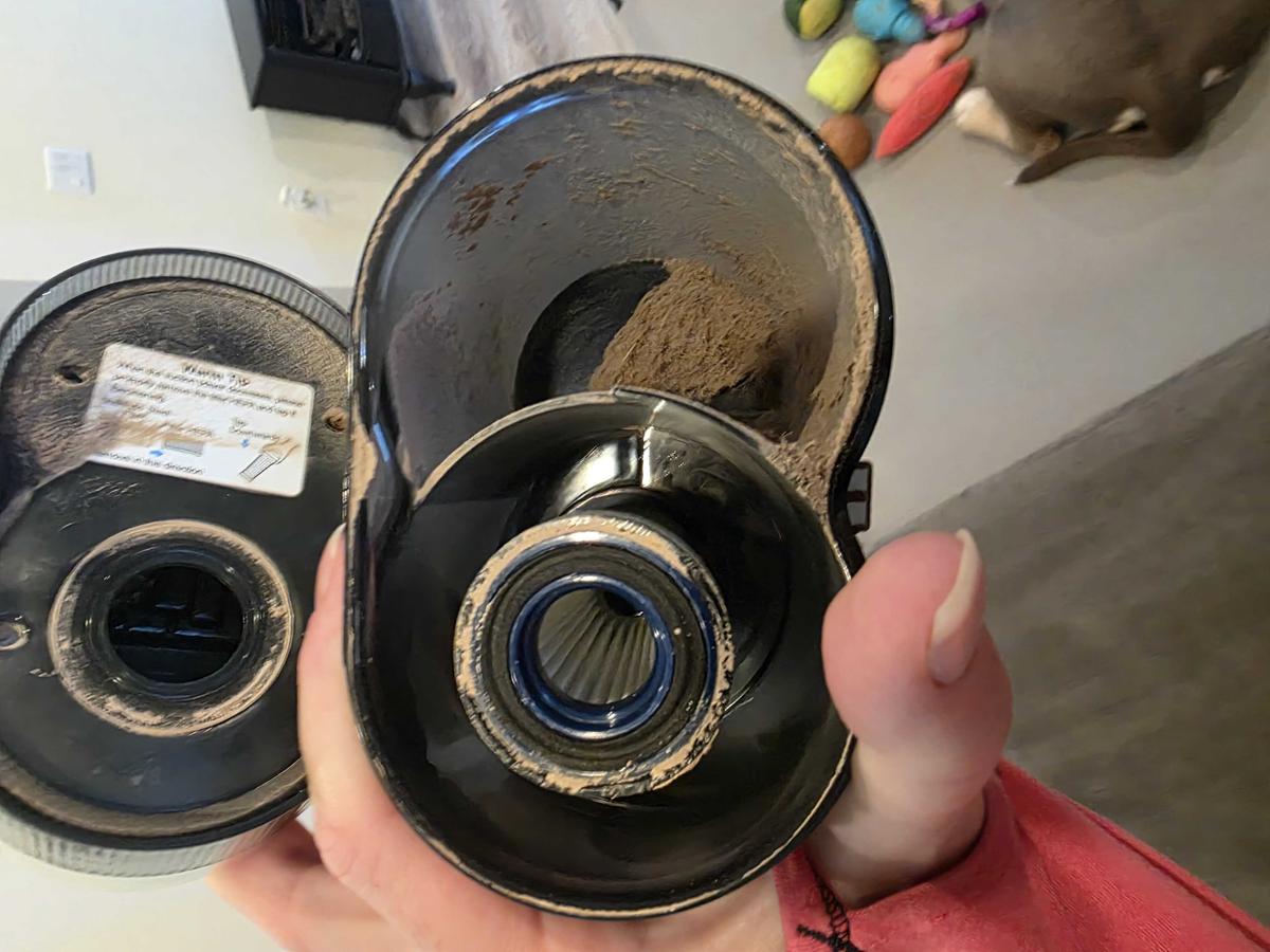 Item: Vacuum Cleaner