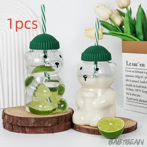 Teddy Bear Water Cup 550ML Bottle, Cute Small Bear Plastic Cup with Detachable Straw, Home Bar Restaurant Car Use, Casual Preppy Style