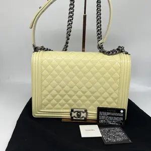 Pre-owned Patent Crossbody Bags Chanel Boy Flap Bag Quilted Large