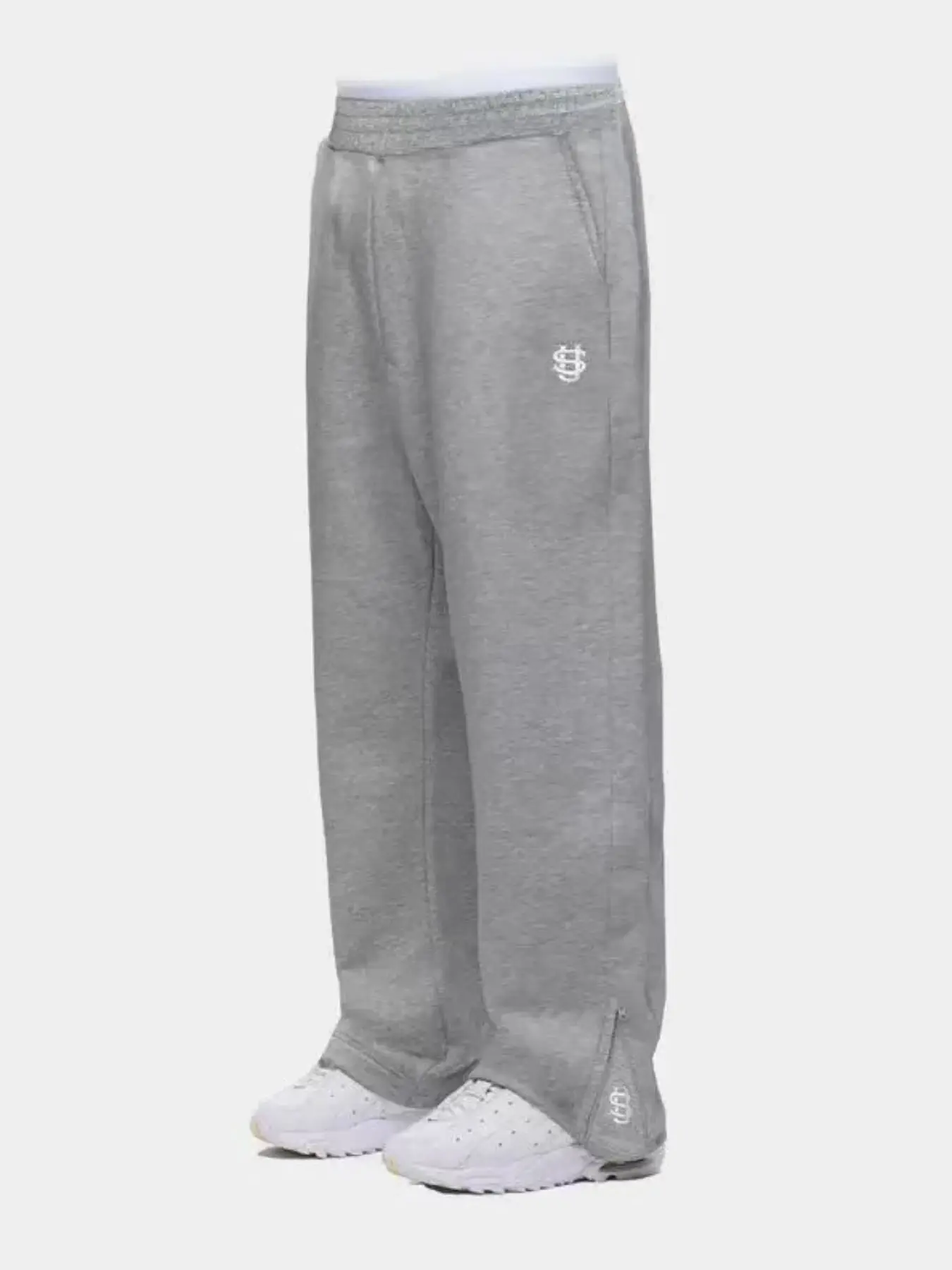 New Men's Retro Sports Pants, Hip-Hop Street Style, Embroidery and Leg Zipper Design, Fashionable Streetwear, Trendy Athletic Apparel, Casual Sports Pants, Casual Sport Trousers, Casual Sportswear Pants