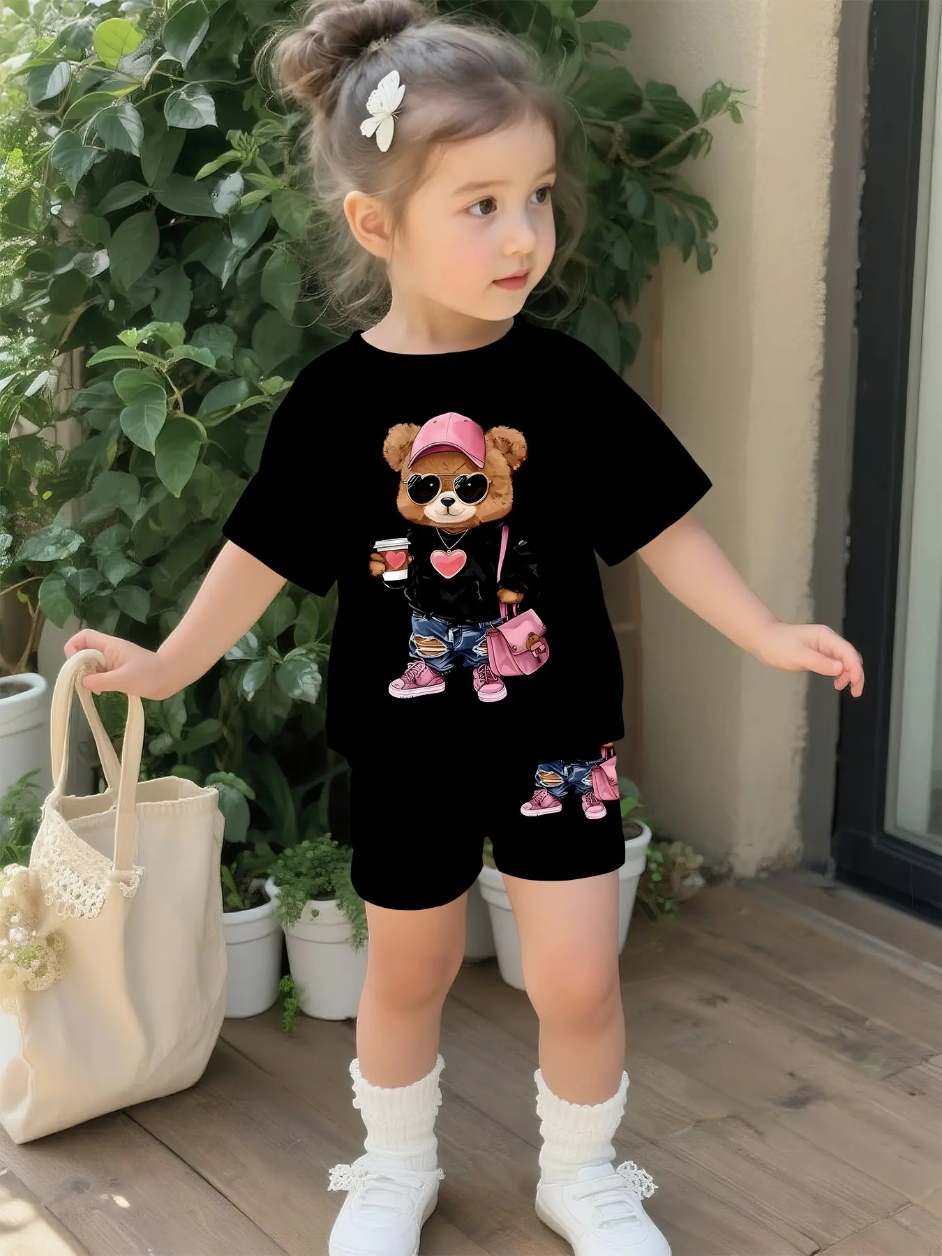 Sweet Summer Girls' Two-Piece Set, Summer Outfits Set, cute sets, Loose Short Sleeve T-Shirt with Bear Print Shorts, Casual Home Wear, Suitable for Indoor and Outdoor Activities
