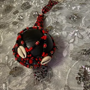Maracas decoradas y forradas para los Orishas. Eleggua