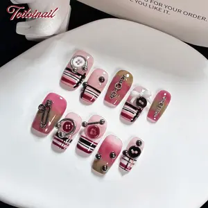 Plaid Badge Handmade Press-On Nails, Salon Quality Nails, Medium Square Shape, 10pcs, Pink Brown Gradient Plaid with Button & Pin Charms, Sweet Cool JK Aesthetic, For Daily, School, Date, Party, High Gloss, Reusable Handmade DIY Nail Art, Nail Art Design