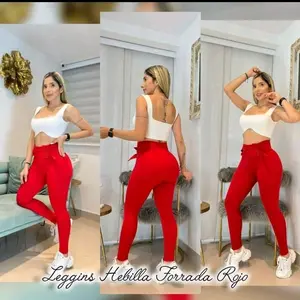 Leggins rojo hebilla forrada. Sede desde la talla 6 hasta la talla 12