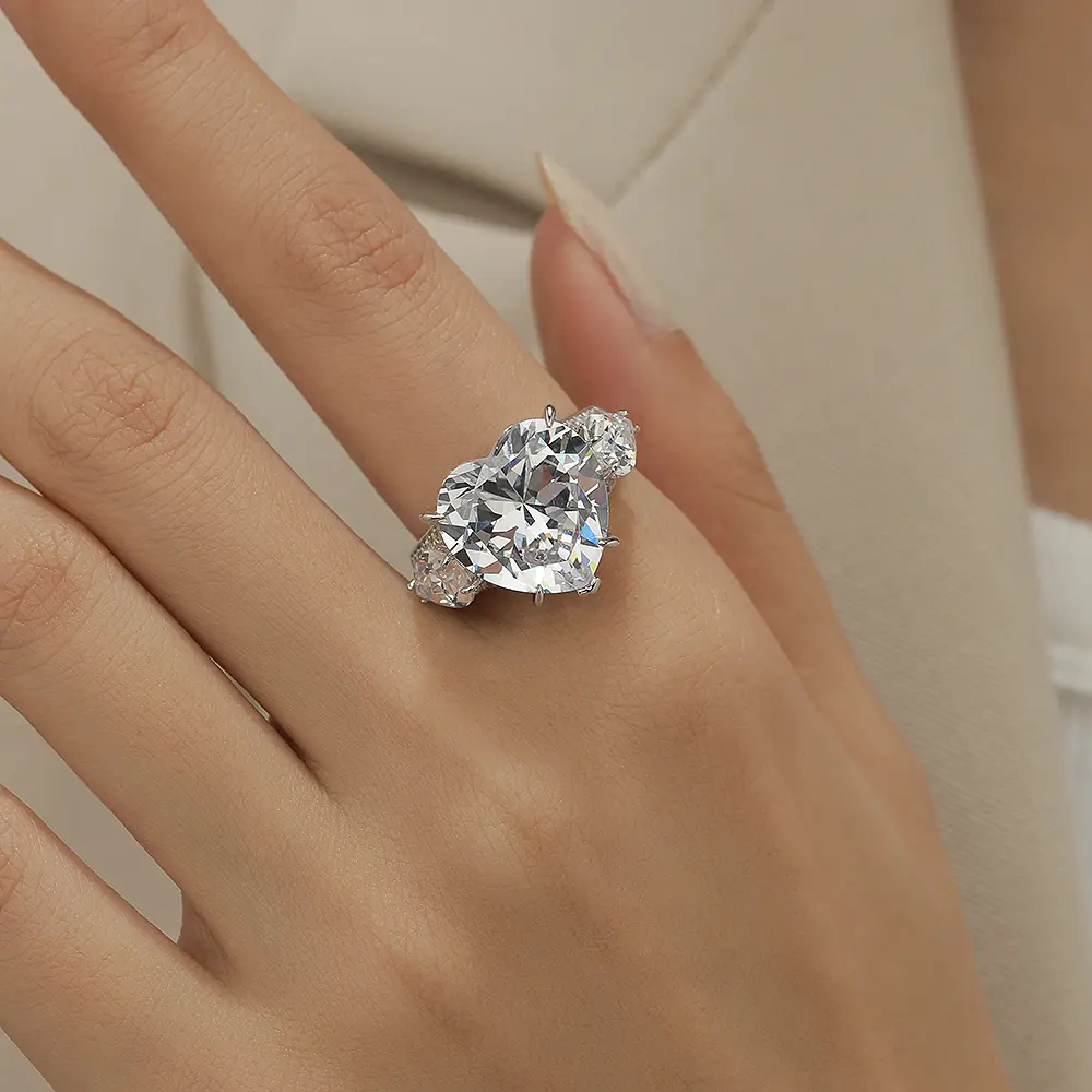 Aossio Romantic Brilliant Heart-shaped Ring, Ideal for Engagements, Anniversaries, Or Luxury Gifts.
