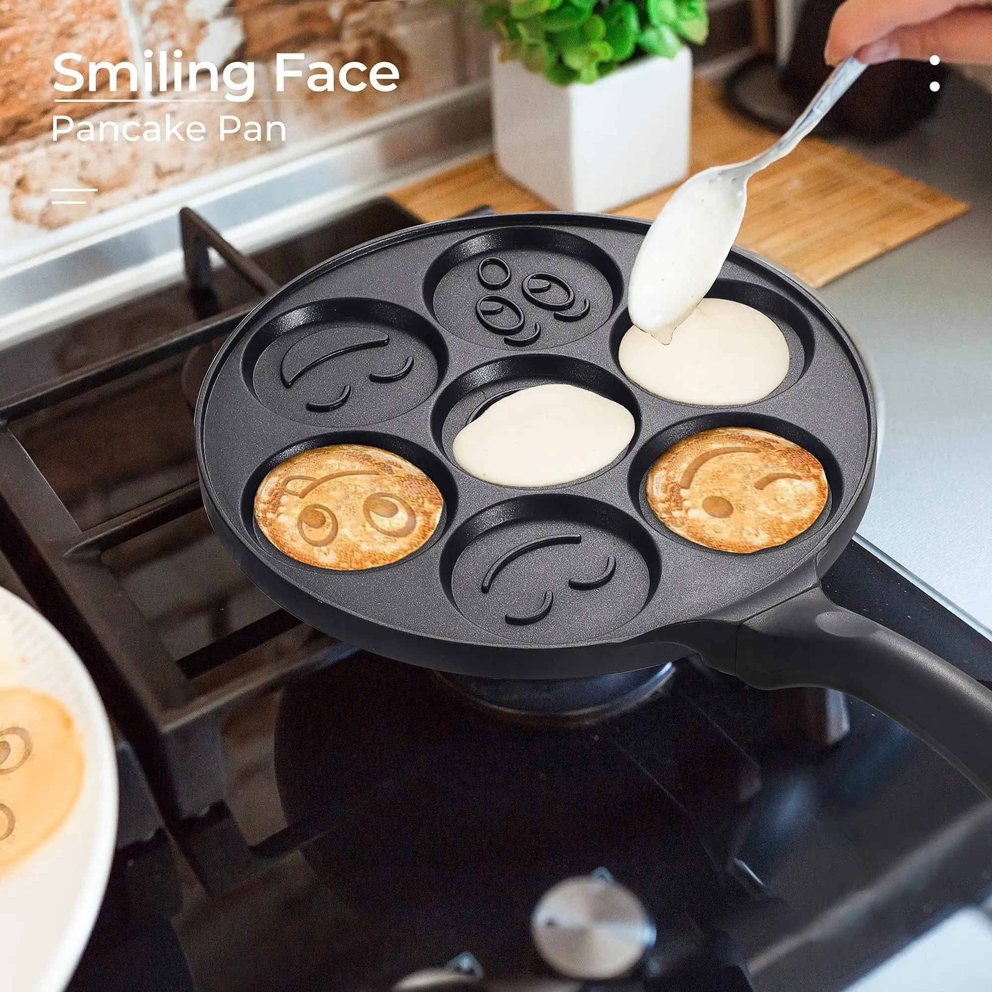 Mini Pancake Pan with Handle, 1 Piece 7-grid Smile Face Pattern Non-stick Pancake Pan, Kitchen Cookware for Breakfast Egg
