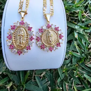 Virgen de Guadalupe con rosa