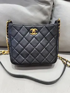 Pre-owned CHANEL hobo microchips L009GH98