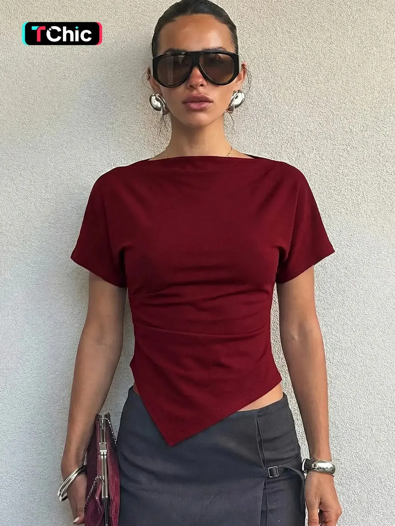 Women's Solid Color Boat-Neck Irregular-Hem T-Shirt Top, Plain Ruched Short-Sleeve Slim-Fit Tee Blouse, Y2K Casual Elegant Crop Top for Ladies, All-Season Summer Fashion Wear, for Party, Club, Holiday and Music Festivals