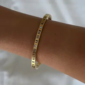 EVRY JEWELS Gold or Silver Plated Women's Roman Darling Bangle Bracelet