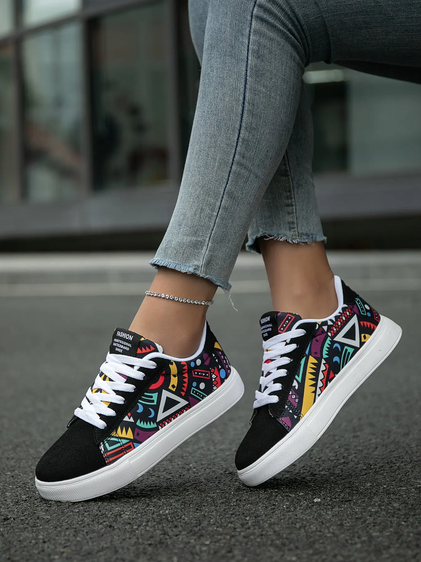 Women's Classic Casual Sporty Low Top Shoes, Trainer, Sneaker, Geometric Pattern Random Print, Comfortable Outdoor Hiking Daily Wear, Unisex Couple Shoes