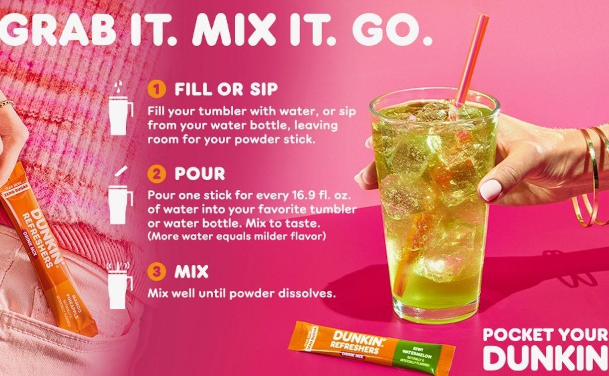 Dunkin’ Refreshers Singles To Go! Powdered drink mix packets, Strawberry Dragon fruit Lemonade, 10 packets per box , Energy from Green Tea, aspartame-free, no synthetic colors, naturally and artificially flavored, just add water