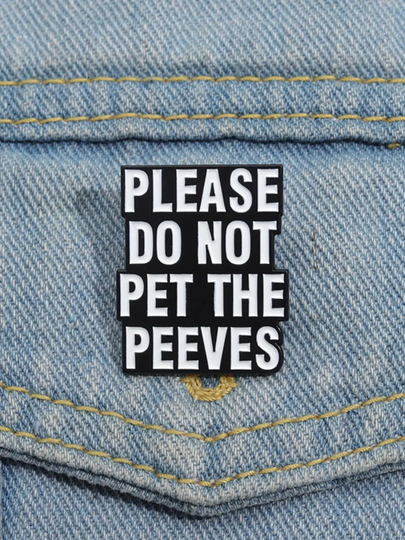 Letter Design Brooch, Enamel Pin Suitable for Backpacks, Jeans, Scarves, Hats Decoration, Trendy All-match & Exquisite Brooch for Birthday Gift