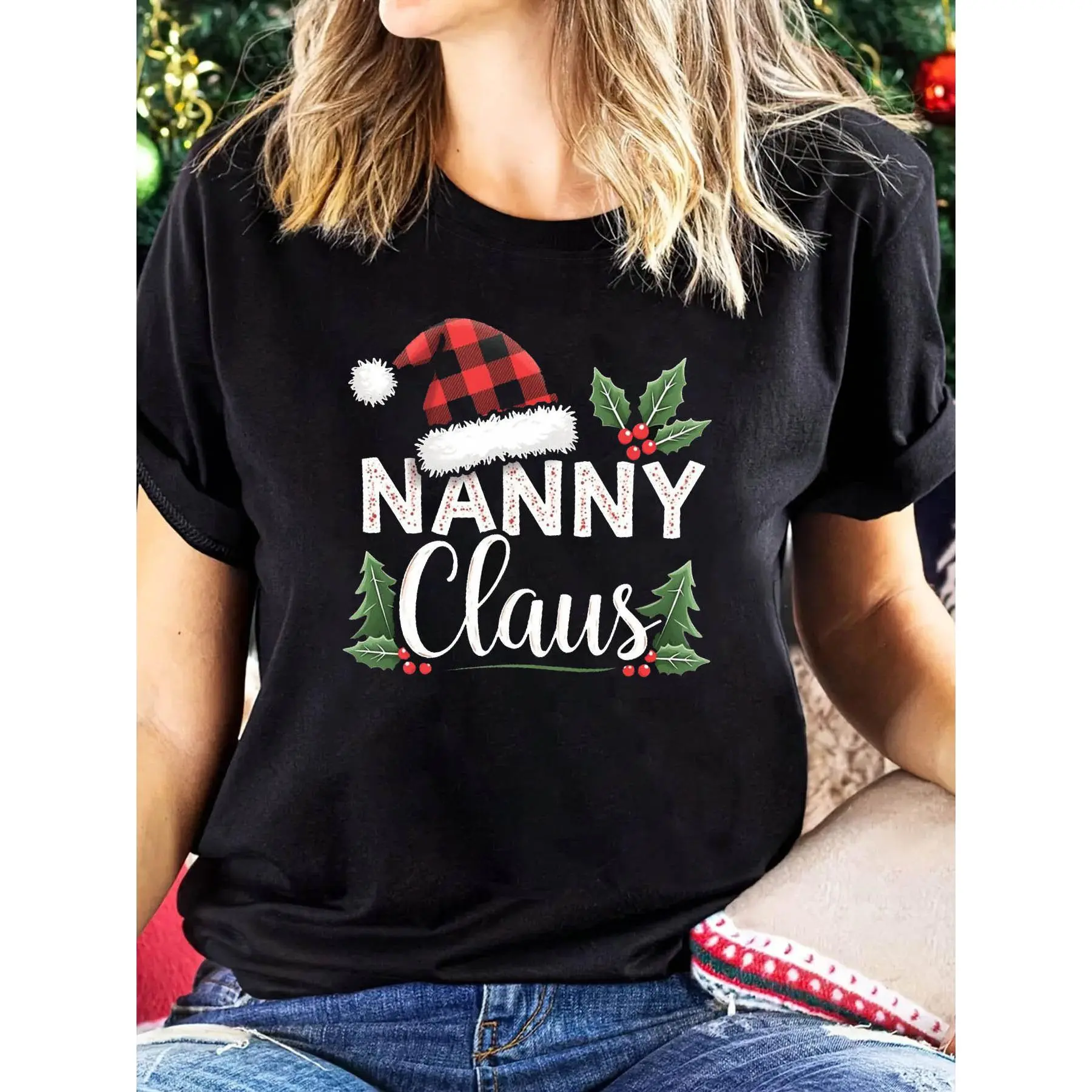 Women'S Funny Nanny Claus Christmas T-Shirt - Nanny & Santa Lettering with Plaid & Holly Print, Red & Black Checkered Short Sleeve Crew Neck Top, Relaxed Fit Holiday Party Outfit for Nanny-Themed Xmas Events, Machine Washable All-Season Casual Appar