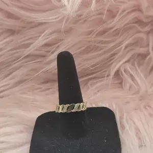 10k Gold Ring, Size 8, Casual Elegant Female Personalized Jewelry Ring