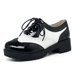 lace-up round-toe Oxford shoes, with thick soles and high heels. They are retro round-toe loafers and are suitable for women to wear.
