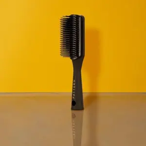 PATTERN Beauty Mini Shower Brush | No-Breakage Wet Detangling & Definition for Curly Hair