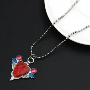 Anime JOJOS BIZARRE ADVENTURE Necklace Red Stone Of Aja Cosplay Pendant Necklace Chain Choker Necklaces Charms Jewelry Women Men