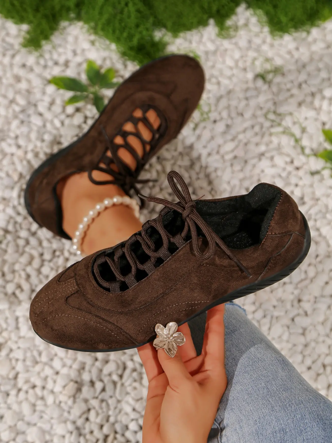 Women's Velvet Ballet-Style Sneakers, Vintage Soft Sole Flat Lace-Up Casual Shoes, Versatile Commute Sports Shoes for Everyday Wear