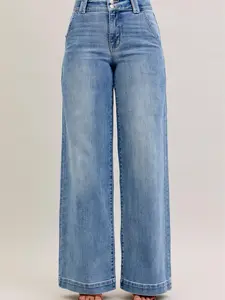 Judy Blue Classy Trouser LIGHT High Waist Wide Leg Jean Judy Blue Classy Trouser LIGHT High Waist Wide Leg Jean