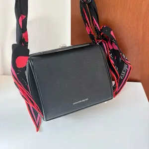 Pre-owned Alexander McQueen Calfskin Shoulder Bags Black Leather Box 19 bag