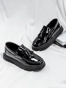1 Pair Men's Black Glossy Slip-On Loafers | Minimal Urban Style | Soft Cushioned Lining + Non-Slip Sole + Tassel Accent | Ideal for Office Workers / Smart Casual / Cafe Hopping, Elevated Smart Look