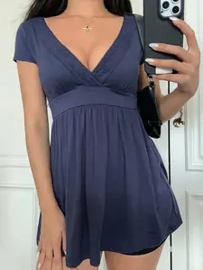 Vintage Style Solid Color V Neck T-Shirt, Lace Trim High Waist Hem, Versatile Everyday Commuter Top, Womenswear, Women's Casual Fashion Elegance, Fit