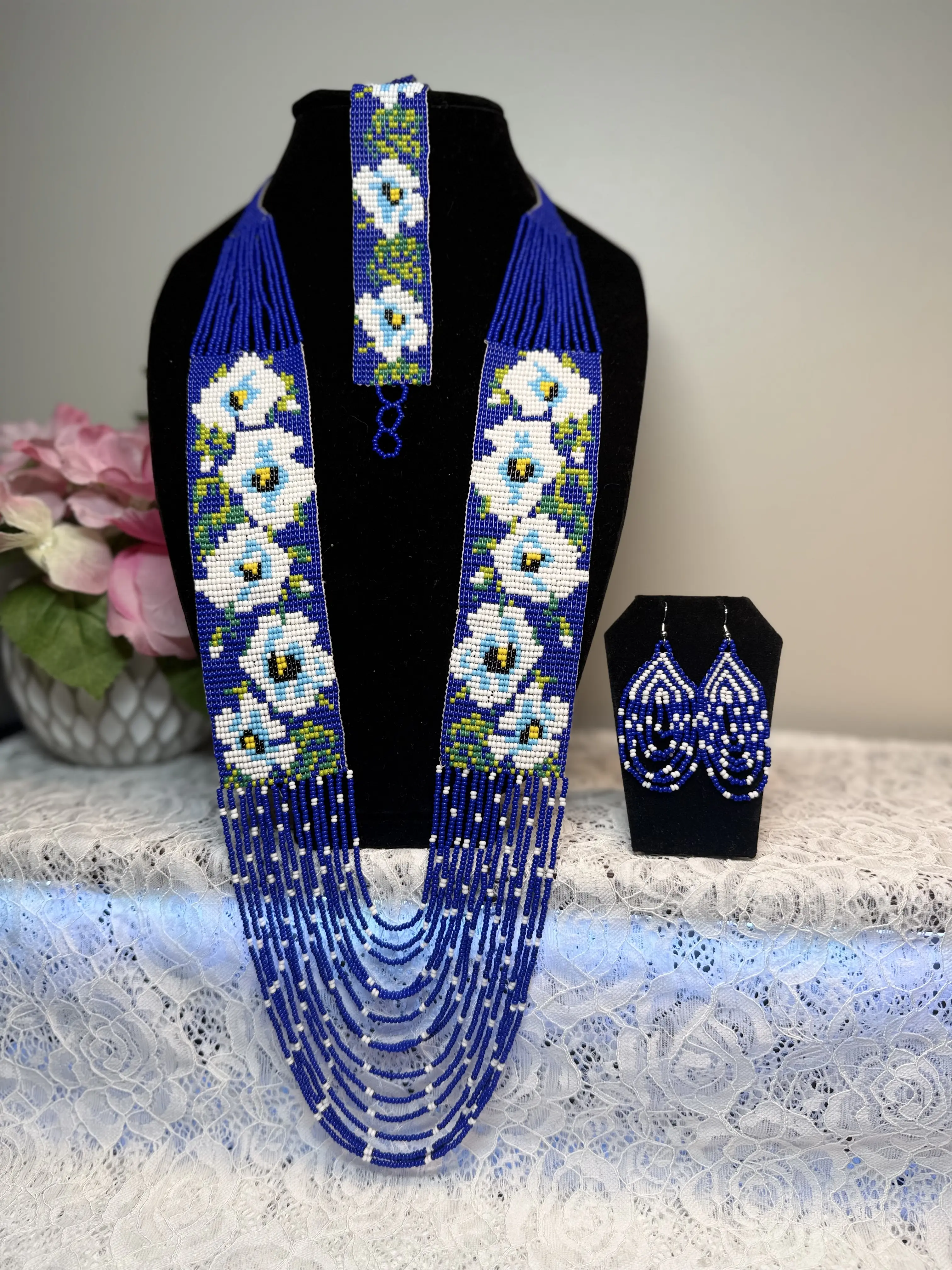 Collar "Linda" con aretes y pulcera/ "Linda" Necklace with earring and bracelet
