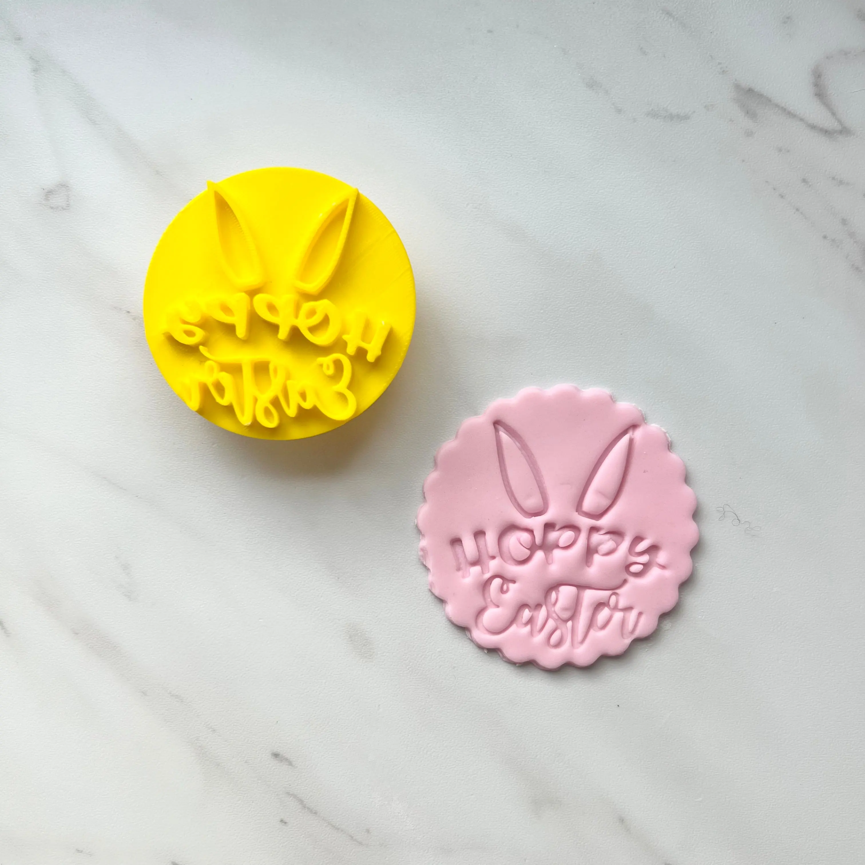 HOPPY EASTER EMBOSSER