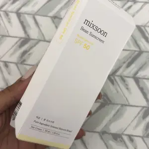 Product Review of [Top Selling] mixsoon Bean Sunscreen 1.69 fl.oz / 50ml - Airy Watery Texture, No White Cast, Daily Korean Face Sunscreen from C**l M**e