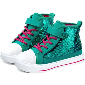 Green fashion sequin design sports shoes, fashionable and brightly colored flat-bottomed sports shoes, suitable for both boys and girls to wear, fashionable and shining casual sports shoes for daily wear, sports training shoes kids shoes Trendy Trainers T
