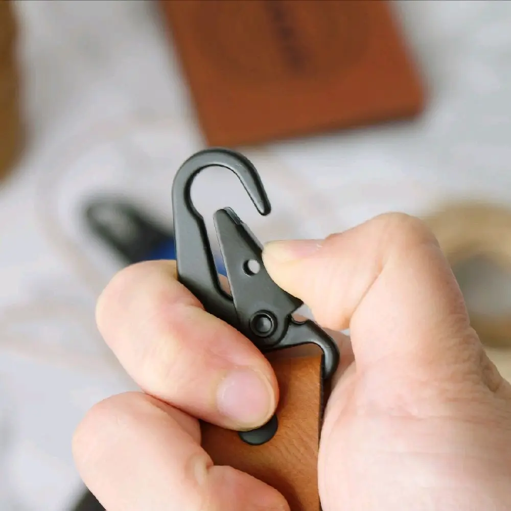 Leather Keychain - Durable Handcrafted Crazy Horse Leather Keychain with Unique Rustic Charm, 14 cm Length, Durable & Stylish Premium Material s
