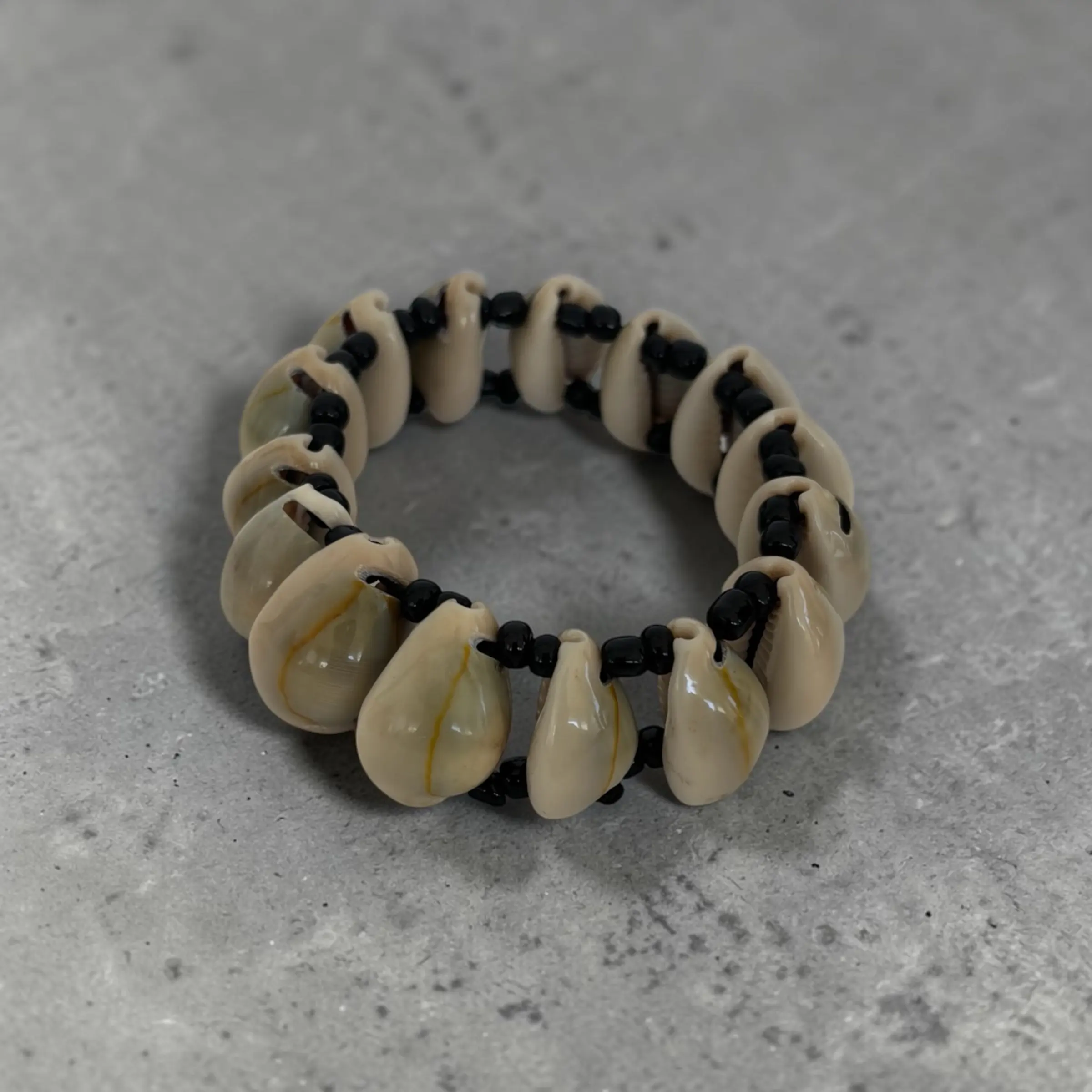 Single Cowrie Shell Bracelet