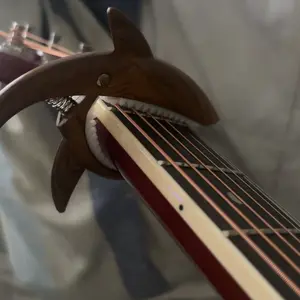 Zinc Alloy Guitar Capo Shark Capo for Acoustic and Electric Guitar with Good Hand Feeling, No Fret Buzz and Durable,Gift for Musicians