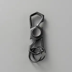 Spinning Top Bottle Opener Keychain Pendant, Simple and Exquisite, Men’s Car Key Ring, Backpack Charm, Small Toy