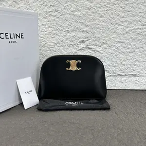 Pre-owned Celine leather Clutches & Wristlets Triomphe Shiny Calfskin Pouch Black JV00394 NO1
