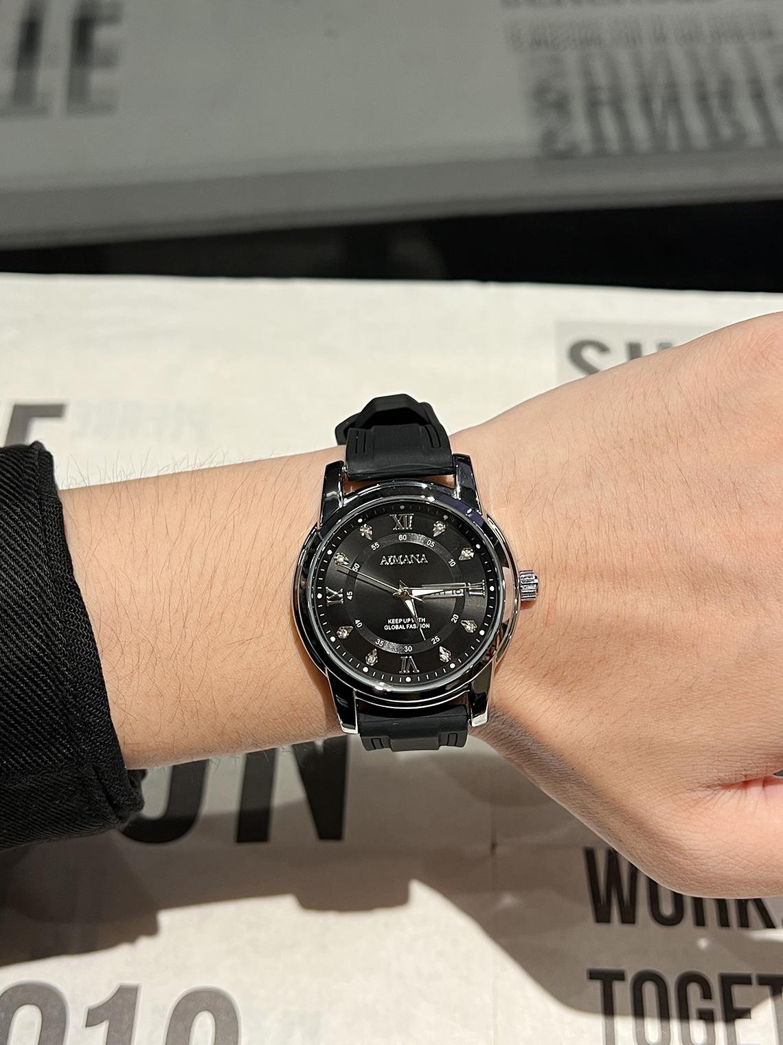 Men's Luxury Business Quartz Watch - Waterproof Luminous Date Display with Premium Silicone Strap, Stylish Sport Wristwatch