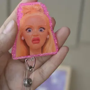 Aesthetic Yuck Blonde Doll Expression Acrylic Badge Reel Durable Pink Retractable ID Name Tag Clip For Busy Nurse Teacher Coworker Gift